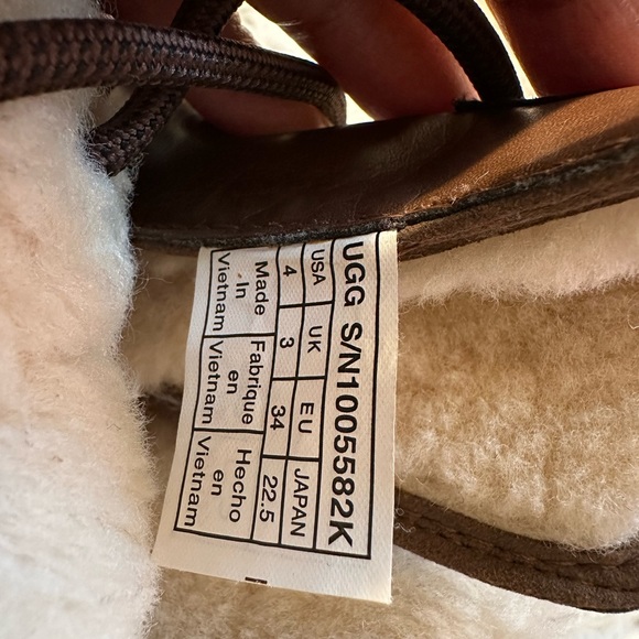 UGG BUTTE ll WATERPROOF WINTER BOOT - Picture 9 of 10